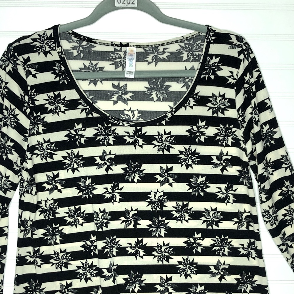 NWT LulaRoe lynnae long sleeve shirt